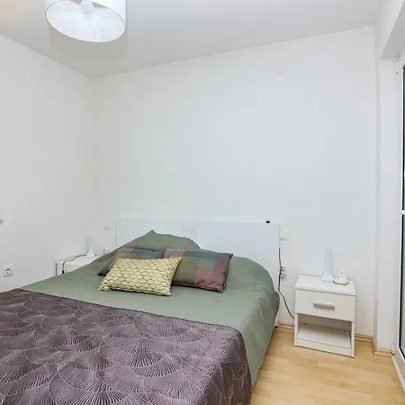 With Parking Space - 25148 Apartament *