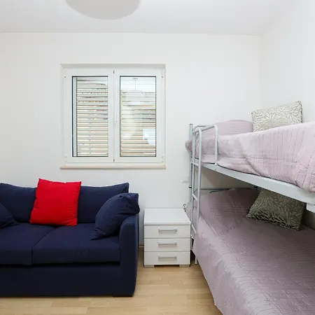 Apartament With Parking Space - 25148 *