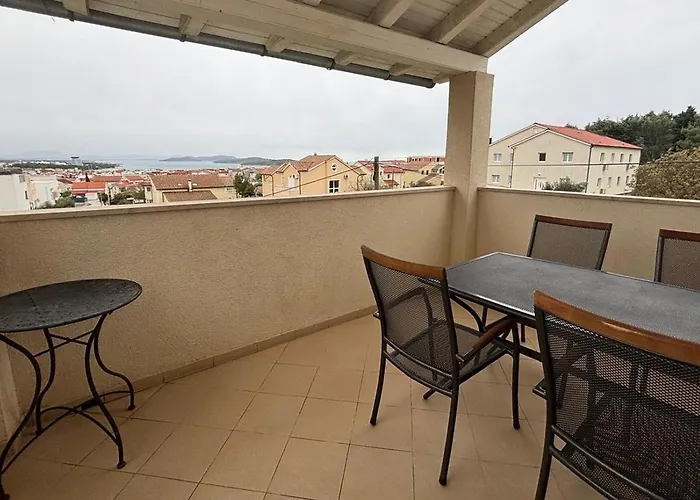 With Parking Space - 25148 Vodice